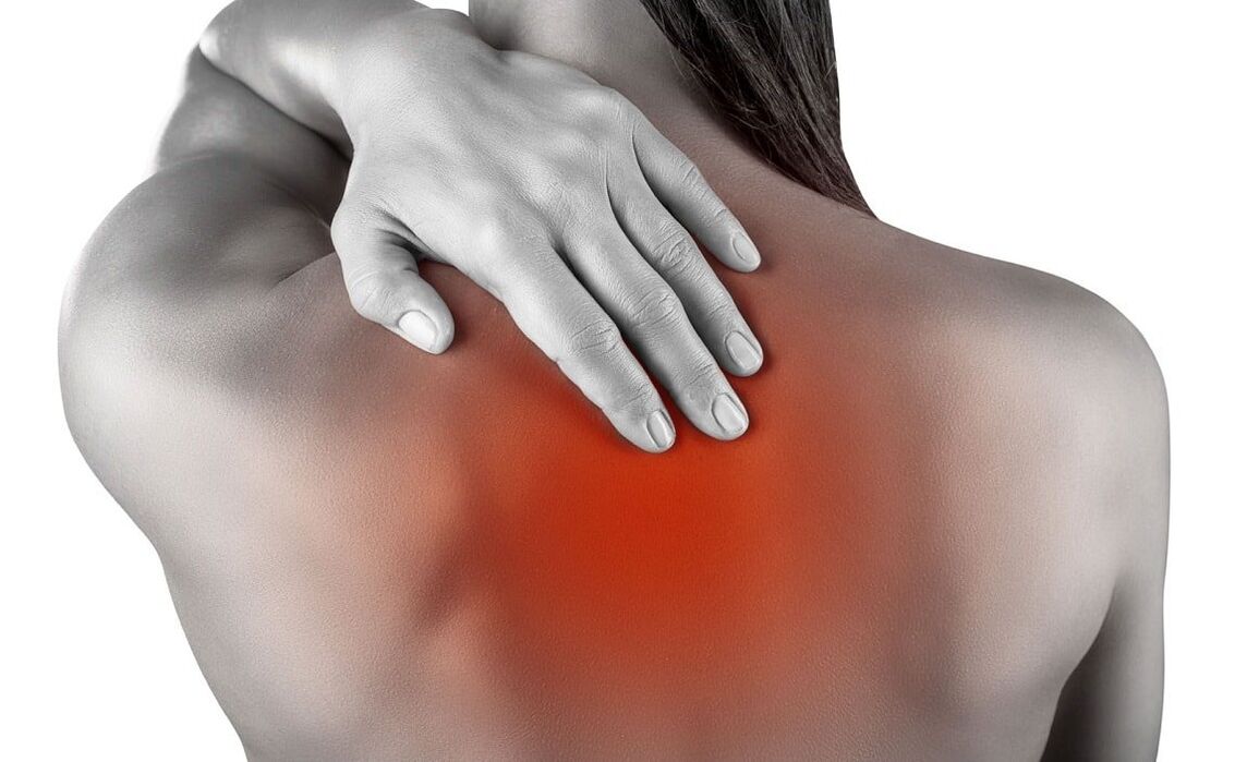 La localisation des maux de dos est caractéristique de l'ostéochondrose du rachis thoracique. 