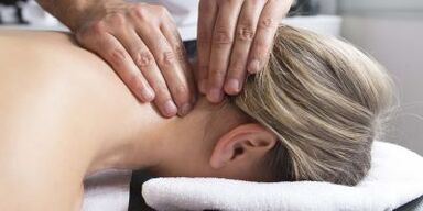 massage du cou pour l'ostéochondrose cervicale